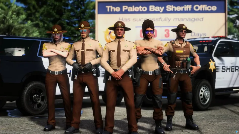 EUP Police and EMS Uniforms with Editable Patches for FiveM